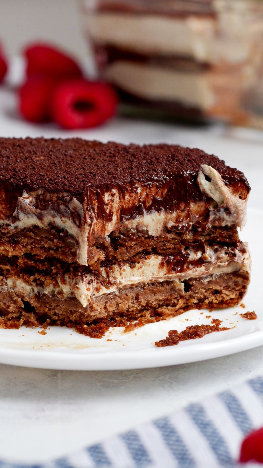 Tiramisustück auf dem Teller